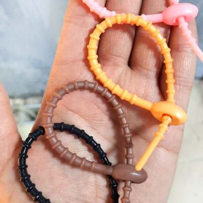 بست سیلیکونی رنگ : 10 رنگ مختلف جنس : سیلیکون  طول : 17/5 سانت کانال ایتا ( https://eitaa.com/kharraziaramis )برای عضویت و مشاهده محصولات و رهگیری کد مرسوله های ارسالی بست سیلیکونی بست دم موشی بست کمربندی بست آویز چارم بست چارم بگ بست زیپی بست دم موشی بست آویز کیف بست موبایل بست 