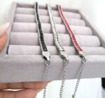 دستبند تنیسی استیل زنجیر کارتیه فول نگین مشحصات محصول : طول زنجیر : 16 سانت عرض زنجیر : 0/6 سانت زنجیر سایز 5 سانت با اویز سکه انتهای زنجیر رنگ نگین : مشکی - قرمز  - سفید نگین پیوسته گرد دورنگین زنجیر استیل نقره ای رنگ ثابت کانال محصولات و کدرهگیری واتساپ https://whatsapp.com/channel/0029Vb6G4LDA89MaeB17xp18 کانال محصولات جدید پیام رسان ایتا https://eitaa.com/kharraziaramis مشاهده کدرهگیری پیام رسان ایتا https://eitaa.com/postkharraziaramis پیج اینستاگرام https://instagram.com/kharraziaramis شماره واتساپ و پاسخگویی ( ساعات کاری  9 تا 14 ) 09100772050 دستبند تنیسی نقره ای دستبندتنیسی دستبند استیل تنیسی نقره ای دستبند استیل تنیسی طلایی دستبند تنیسی طلایی دستبند استیل تنیسی دستبند تنیسی استیل دستبند استیل تنیسی رنگ ثابت