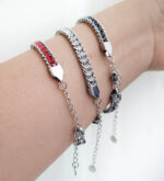 دستبند تنیسی استیل زنجیر کارتیه فول نگین مشحصات محصول : طول زنجیر : 16 سانت عرض زنجیر : 0/6 سانت زنجیر سایز 5 سانت با اویز سکه انتهای زنجیر رنگ نگین : مشکی - قرمز  - سفید نگین پیوسته گرد دورنگین زنجیر استیل نقره ای رنگ ثابت کانال محصولات و کدرهگیری واتساپ https://whatsapp.com/channel/0029Vb6G4LDA89MaeB17xp18 کانال محصولات جدید پیام رسان ایتا https://eitaa.com/kharraziaramis مشاهده کدرهگیری پیام رسان ایتا https://eitaa.com/postkharraziaramis پیج اینستاگرام https://instagram.com/kharraziaramis شماره واتساپ و پاسخگویی ( ساعات کاری  9 تا 14 ) 09100772050 دستبند تنیسی نقره ای دستبندتنیسی دستبند استیل تنیسی نقره ای دستبند استیل تنیسی طلایی دستبند تنیسی طلایی دستبند استیل تنیسی دستبند تنیسی استیل دستبند استیل تنیسی رنگ ثابت