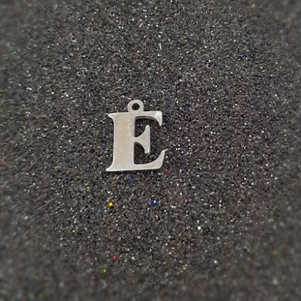 حروف استیل نقره ای لاتین E