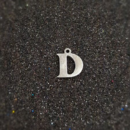 حروف استیل نقره ای لاتین D