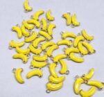 خرجکار فانتزی موز برجسته سه‌بعدی کد43 🍌 پلاک فانتزی مناسب ساخت زیورآلات و اکسسوری 🍌 خرجکار موز برجسته سه‌بعدی؛ انتخابی خاص برای ساخت زیورآلات فانتزی و متفاوت اگر به دنبال یک خرجکار فانتزی با طراحی خاص و متفاوت برای ساخت انواع گردنبند، دستبند، گوشواره، جاکلیدی و سایر اکسسوری‌های دست‌ساز هستید، خرجکار فانتزی موز برجسته سه‌بعدی کد 43 انتخابی جذاب و خاص خواهد بود. طراحی برجسته و سه‌بعدی این پلاک موز، جلوه‌ای متفاوت به زیورآلات شما می‌بخشد و آن را به گزینه‌ای محبوب برای ساخت اکسسوری‌های فانتزی تبدیل کرده است. ✨ این پلاک موز سه‌بعدی با کیفیت ساخت بالا، رنگ‌آمیزی زیبا و مقاومت مناسب، برای ساخت زیورآلات کودکانه، نوجوانانه و فانتزی ایده‌آل بوده و می‌تواند به محصولات دست‌ساز شما ظاهری خاص و چشم‌نواز ببخشد. ⭐ ویژگی‌های محصول ✅ طرح موز برجسته سه‌بعدی ✅ طراحی فانتزی و جذاب ✅ کیفیت ساخت بالا و مقاومت مناسب ✅ رنگ‌آمیزی زیبا و بادوام ✅ مناسب برای ساخت گردنبند، دستبند، گوشواره، جاکلیدی و سایر اکسسوری‌ها ✅ مناسب برای زیورآلات فانتزی، کودکانه و دست‌ساز 📌 مشخصات فنی نام محصول: خرجکار فانتزی موز برجسته سه‌بعدی کد محصول: 43 ابعاد: در اطلاعات ارسالی درج نشده است. نوع: پلاک فانتزی کاربرد: ساخت زیورآلات، اکسسوری و کاردستی 💡 چرا این محصول را انتخاب کنیم؟ اگر قصد دارید زیورآلاتی خاص و متفاوت تولید کنید، خرجکار موز برجسته سه‌بعدی انتخابی عالی است. طراحی برجسته، کیفیت مناسب و رنگ‌آمیزی جذاب باعث می‌شود این پلاک در ساخت انواع گردنبند، دستبند، گوشواره و اکسسوری‌های دست‌ساز جلوه‌ای منحصربه‌فرد ایجاد کند. این محصول برای هنرمندان، تولیدکنندگان زیورآلات و فروشندگان اکسسوری‌های فانتزی گزینه‌ای کاربردی و پرفروش محسوب می‌شود. 🛍️ خرید از خرازی آرامیس در خرازی آرامیس می‌توانید انواع خرجکار فانتزی، پلاک زیورآلات، لوازم ساخت بدلیجات، اکسسوری و سایر ملزومات ساخت زیورآلات را با قیمت مناسب تهیه کنید. همچنین با عضویت در کانال ایتای خرازی آرامیس می‌توانید جدیدترین محصولات را مشاهده کرده، از موجودی کالاها مطلع شوید و کد رهگیری مرسوله‌های ارسالی خود را دریافت کنید. 📢 کانال محصولات جدید: https://eitaa.com/kharraziaramis 🔍 کلمات کلیدی خرجکار موز، خرجکار موز سه بعدی، خرجکار موز برجسته، پلاک موز، پلاک موز سه بعدی، پلاک موز فانتزی، گردنبند موز، دستبند موز، گوشواره موز، خرجکار طرح موز، پلاک طرح موز، خرجکار فانتزی، پلاک فانتزی، خرجکار زیورآلات، لوازم ساخت زیورآلات، اکسسوری فانتزی، خرید خرجکار موز، قیمت خرجکار موز، پلاک میوه فانتزی، خرجکار میوه، خرازی آرامیس، خرازی آنلاین، خرازی اینترنتی، خرازی قم، خرازی عمده، خرازی بازار، اکسسوری آنلاین، اکسسوری اینترنتی، لوازم بدلیجات.