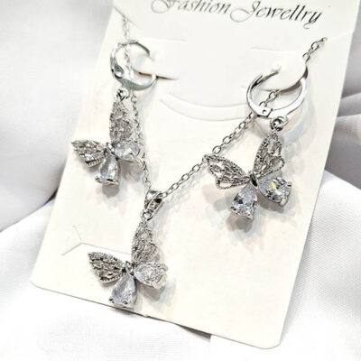 نیم ست دخترانه پروانه سوارسکی نگین صورتی و سفید مشخصات محصول : گردنبند : طرح پروانه پلاک سوارسکی زنجیر 45 سانت زنجیر استیل رنگ ثابت قفل و اتصلات استیل گوشواره طرح پروانه مدل گشواره قفلی گرد استیل بدون حساسیت قلاب پیچ مراقبتی کیفیت عالی طرح پروانه پلاک سوارسکی کانال محصولات جدید پیام رسان ایتا https://eitaa.com/kharraziaramis کانال محصولات جدید پیام رسان روبیکا https://Rubika.ir/kharraziaramis مشاهده کدرهگیری پیام رسان ایتا https://eitaa.com/postkharraziaramis مشاهده کدرهگیری پیام رسان روبیکا https://Rubika.ir/postkharraziaramis پیج اینستاگرام https://instagram.com/kharraziaramis گردنبند پروانه گردنبند دخترانه پروانه گردنبند طرح پروانه گردنبند دخترانه طرح پروانه نیم ست پروانه نیم ست دخترانه پروانه نیم ست زنانه طرح پروانه رنیم ست زنانه پروانه گوشواره پروانه گوشواره استیل پروانه گوشواره رنگ ثابت پروانه گوشواره میخی پروانه گوشواره دخترانه پروانه گوشواره بدون حساسیت پروانه گوشواره دخترانه پروانه گوشواره دخترانه میخی پروانه خرازی ارامیس خرازی قم خرازی زیورالات خرازی بازار تهران خرازی بازار بزرگ خرازی مروی خرازی مشهد خرازی شیراز خرازی اصفهان گردنبندست دخترانه گردنبند و گوشواره دخترانه نیم ست دخترانه نیم ست استیل نیم ست رنگ ثابت خرازی آرامیس