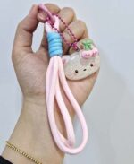 چارم بگ دخترونه عروسکی فانتزی 🎀 آویز فانتزی کیف و موبایل 🎀 چارم بگ فانتزی؛ اکسسوری جذاب برای کیف، موبایل و کوله‌پشتی اگر به دنبال یک چارم بگ دخترونه شیک و خاص برای تزئین کیف، موبایل، کوله‌پشتی، جامدادی یا دسته کلید هستید، این محصول انتخابی جذاب و متفاوت است. چارم بگ با طراحی فانتزی و رنگ‌بندی زیبا، به وسایل شخصی شما جلوه‌ای خاص می‌بخشد و استایل شما را متفاوت‌تر نشان می‌دهد. ✨ این آویز فانتزی علاوه بر زیبایی، هدیه‌ای دوست‌داشتنی برای کودکان، نوجوانان و علاقه‌مندان به اکسسوری‌های فانتزی نیز محسوب می‌شود. ⭐ ویژگی‌های محصول ✅ طراحی فانتزی و جذاب ✅ مناسب برای کیف، موبایل، کوله‌پشتی، جامدادی و دسته کلید ✅ سبک، مقاوم و باکیفیت ✅ مناسب برای استایل دخترانه و فانتزی ✅ هدیه‌ای زیبا برای کودکان و نوجوانان 📌 مشخصات فنی نام محصول: چارم بگ دخترونه نوع: آویز کیف و موبایل کاربرد: تزئین کیف، موبایل، کوله‌پشتی، جامدادی و دسته کلید 💡 چرا این محصول را انتخاب کنیم؟ چارم بگ یکی از ترندهای محبوب دنیای اکسسوری است که می‌تواند ظاهر کیف یا موبایل شما را خاص‌تر و جذاب‌تر کند. اگر به دنبال یک اکسسوری فانتزی برای استفاده شخصی یا هدیه دادن هستید، این محصول انتخابی مناسب خواهد بود. 🛍️ خرید از خرازی آرامیس در خرازی آرامیس می‌توانید جدیدترین مدل‌های چارم بگ، آویز کیف، آویز موبایل، اکسسوری دخترانه و لوازم فانتزی را با قیمت مناسب تهیه کنید. همچنین از طریق کانال ایتا می‌توانید محصولات جدید را مشاهده کرده و کد رهگیری مرسوله‌های ارسالی را دریافت کنید. 🔍 کلمات کلیدی سئو چارم بگ، چارم بگ دخترونه، چارم بگ زنونه، چارم بگ عروسکی، چارم بگ کیف، چارم بگ موبایل، آویز کیف، آویز موبایل، آویز کوله پشتی، آویز فانتزی، اکسسوری دخترانه، اکسسوری کیف، خرید چارم بگ، قیمت چارم بگ، خرازی آرامیس، خرازی آنلاین، خرازی قم.