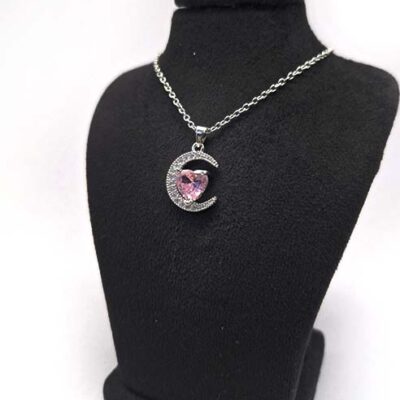 گردنبند دخترانه قلب ماه سوارسکی کد240 مشخصات محصول : زنجیر : جنس استیل سایز : 0/4 رنگ نقره ای ( رنگ ثابت بدون حساسیت ) قفل و حلقه ها استیل رنگ ثابت نقره ای طول زنجیر 45 سانت جنس استیل رنگ ثابت بدون حساسیت مشخصات پلاک قطر محصول :  سانت جنس سوارسکی کانال محصولات جدید پیام رسان ایتا https://eitaa.com/kharraziaramis شماره واتساپ و پاسخگویی ( ساعات کاری 9 تا 13 – 17 تا 21 ) 09100772050 خرازی ارامیس خرازی قم خرازی زیورالات خرازی بازار تهران خرازی بازار بزرگ خرازی مروی خرازی مشهد خرازی شیراز خرازی اصفهان گردنبند دخترانه قلب گردنبند قلب گردنبند زنانه قلب گردنبند استیل قلب گردنبند رتگ ثابت قلب گردنبند قلب استیل گردنبند نقره ای قلب گردنبند استیل دخترانه قلب