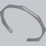 دستبنداستیل سون بنگل سون خلخال سون مشخصات محصول : رنگ : نقره ای و مشکی طلایی رنگ ثابت جنس : استیل بدون حساسیت پیج اینستاگرام  https://instagram.com/kharraziarmis کانال محصولات جدید  https://eitaa.com/kharraziaramis مشاهده کدرهگیری  https://eitaa.com/postkharraziaramis کانال ایتا ( https://eitaa.com/kharraziaramis )برای عضویت و مشاهده محصولات و رهگیری کد مرسوله های ارسالی دستبند بنگل نقره ای دستبندبنگل نقره ای دستیند نقره ای بنگل دستبند پیچ بنگل دستبند بنگل پیچ نقره ای دستبند بنگل استیل دستبند استیل بنگل دستبند رنگ ثابت بنگل دستبند بنگل رنگ ثابت دستبند بنگل سون نقره ای دستبندبنگل سون نقره ای دستیند نقره ای سون بنگل سون دستبند سون پیچ بنگل دستبند سون بنگل سون نقره ای دستبندسون بنگل استیل مردانه سون دستبند مردانه سون استیل بنگل مردانه سون دستبند سون مردانه رنگ ثابت بنگل سون  مردانه دستبند بنگل مردانه سون رنگ ثابت سون خلخال مردانه سون خلخال سون بنگل خلخال سوت بنگل مردانه خلخال سون خلخال سون مردانه انگشتر سون خرازی ارامیس خرازی قم خرازی زیورالات خرازی بازار تهران خرازی بازار بزرگ خرازی مروی خرازی مشهد خرازی شیراز خرازی اصفهان 