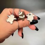 گردنبند ست سه کله فندقی استیل کد190 مشخصات محصول : زنجیر : جنس استیل سایز : 0/4 یا 0/5 رنگ نقره ای ( رنگ ثابت بدون حساسیت ) قفل و حلقه ها استیل رنگ ثابت نقره ای طول زنجیر 45 سانت یا 50 سانت جنس استیل رنگ ثابت بدون حساسیت ساخت ایران ست 3 عددی خرس کله فندقی ابعاد محصول تقریبی : 2 * 3/2 سانت جنس استیل رنگ ثابت رنگ ثابت بدون حساسیت خراری آنلاین آرامیس قم کانال ایتا ( https://eitaa.com/kharraziaramis )برای عضویت و مشاهده محصولات و رهگیری کد مرسوله های ارسالی سه فندقی کله فندقی خرس کله فدقی خرس فندقی سه کله پوک خرس کله پوک پلاک کله فندقی گردنبند کله فندقی پلاک استیل کله فندقی گردنبندکله فندقی گردنبند استیل سه خرس کله فندقی گردنبند نقره ای کله فندقی گردنبند رنگ ثابت کله فندقی گردنبند خرس های کله فندقی گردنبند سه تا خرس کله پوک گردنبند کله پوک خرازی ارامیس