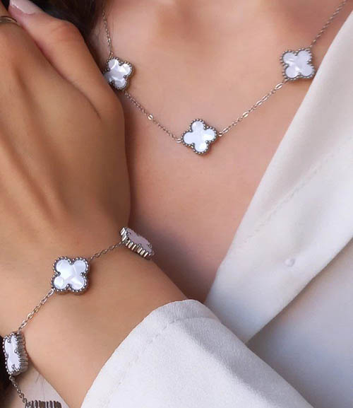 دستبند و گردنبند ونکلیف سفید زنجیر نقره ای