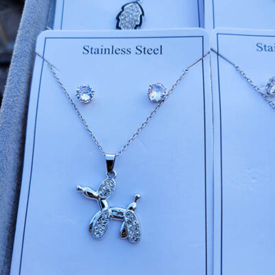 نیم ست دخترانه مدل سه قلب مشکی  مشخصات محصول : رنگ نقره ای مشخصات نیم ست گردنبند + گوشواره طول زنجیر : 45 سانت استیل رنگ ثابت پلاک گردنبندی : طول  سانت قلاب گوشواره میخی اتصالات استیل رنگ ثابت گوشواره تک نگین سفید کانال محصولات و کدرهگیری واتساپ https://whatsapp.com/channel/0029Vb6G4LDA89MaeB17xp18 کانال محصولات جدید پیام رسان ایتا https://eitaa.com/kharraziaramis مشاهده کدرهگیری پیام رسان ایتا https://eitaa.com/postkharraziaramis پیج اینستاگرام https://instagram.com/kharraziaramis شماره واتساپ و پاسخگویی ( ساعات کاری  9 تا 14 ) 09100772050 خرازی ارامیس خرازی قم خرازی زیورالات خرازی بازار تهران خرازی بازار بزرگ خرازی مروی خرازی مشهد خرازی شیراز خرازی اصفهان نیم ست استیل گوشواره و گردنبند استیل گوشواره استیل گردنبند استیل نیم ست رنگ ثابت نیم ست طلایی استیل نیم ست زنانه نیم ست دخترانه نیم ست استیل زنانه نیم ست استیل دخترانه گردنبند زنانه گردنبند دخترانه خرازی ارامیس