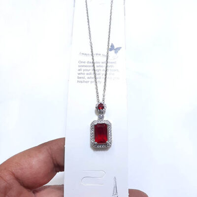 گردنبند نگین مستطیلی سوارسکی کد398 مشخصات محصول : زنجیر : جنس استیل سایز : 0/4 رنگ نقره ای ( رنگ ثابت بدون حساسیت ) قفل و حلقه ها استیل رنگ ثابت نقره ای طول زنجیر 45 سانت جنس استیل رنگ ثابت بدون حساسیت مشخصات پلاک : ابعاد محصول :   سانت پلاک سوارسکی کیفیت درجه یک ماندگاری رنگ بالا بدون حساسیت رنگ نگین سبز و قرمز کانال محصولات و کدرهگیری واتساپ https://whatsapp.com/channel/0029Vb6G4LDA89MaeB17xp18 کانال محصولات جدید پیام رسان ایتا https://eitaa.com/kharraziaramis مشاهده کدرهگیری پیام رسان ایتا https://eitaa.com/postkharraziaramis پیج اینستاگرام https://instagram.com/kharraziaramis شماره واتساپ و پاسخگویی ( ساعات کاری  9 تا 14 ) 09100772050 پلاک بیضی سوارسکی نبیضی گیندار گردنبند بیضی نگیندار بیضی نگیندار گردنبند نگین دار دخترانه گردنبند نگیندار زنانه گردنبند استیل بیضی نگیندار گردنبند دخترانه نگیندار بیضی گردنبند زنانه بیضی خرازی ارامیس خرازی قم خرازی زیورالات خرازی بازار تهران خرازی بازار بزرگ خرازی مروی خرازی مشهد خرازی شیراز خرازی اصفهان 