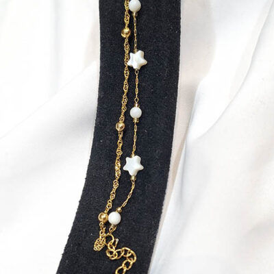 دستبند دولاین ستاره سنگی مرواریدی بازنجیر خلخال مشخصات : زنجیر ستاره سنگی 15 سانت زنجیر خلخال 15/2 سانت زنجیر سایز 4 سانت آویز قلب انتهای دستبند + قفل + حلقه اتصال دستبند کاملا استیل آبکاری طلایی رنگ ثابت بدون حساسیت کانال محصولات و کدرهگیری واتساپ https://whatsapp.com/channel/0029Vb6G4LDA89MaeB17xp18 کانال محصولات جدید پیام رسان ایتا https://eitaa.com/kharraziaramis شماره واتساپ و پاسخگویی ( ساعات کاری  9 تا 14 ) 09100772050 دستبند دو لاین استیل دستبند دوتایی استیل دستبند دخترانه دولاین دستبند زنانه دولاین دستبند استیل دستبند استیل ونکلیف دستبند ون کلیف دستبند دخترانه ونکلیف دستبند زنانه ونکلیف دولاین خرازی آرامیس