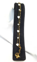 دستبند دولاین قلب سنگی مرواریدی بازنجیر خلخال مشخصات : زنجیر ونکلیف سنگی 15 سانت زنجیر خلخال 15/2 سانت زنجیر سایز 4 سانت آویز قلب انتهای دستبند + قفل + حلقه اتصال دستبند کاملا استیل آبکاری طلایی رنگ ثابت بدون حساسیت کانال محصولات و کدرهگیری واتساپ https://whatsapp.com/channel/0029Vb6G4LDA89MaeB17xp18 کانال محصولات جدید پیام رسان ایتا https://eitaa.com/kharraziaramis شماره واتساپ و پاسخگویی ( ساعات کاری  9 تا 14 ) 09100772050 دستبند دو لاین استیل دستبند دوتایی استیل دستبند دخترانه دولاین دستبند زنانه دولاین دستبند استیل دستبند استیل ونکلیف دستبند ون کلیف دستبند دخترانه ونکلیف دستبند زنانه ونکلیف دولاین خرازی آرامیس