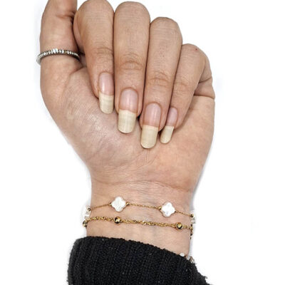 دستبند دولاین طرح ونکلیف بازنجیر خلخال مشخصات : زنجیر ونکلیف سنگی 15 سانت زنجیر خلخال 15/2 سانت زنجیر سایز 4 سانت آویز قلب انتهای دستبند + قفل + حلقه اتصال دستبند کاملا استیل آبکاری طلایی رنگ ثابت بدون حساسیت کانال محصولات و کدرهگیری واتساپ https://whatsapp.com/channel/0029Vb6G4LDA89MaeB17xp18 کانال محصولات جدید پیام رسان ایتا https://eitaa.com/kharraziaramis شماره واتساپ و پاسخگویی ( ساعات کاری  9 تا 14 ) 09100772050 دستبند دو لاین استیل دستبند دوتایی استیل دستبند دخترانه دولاین دستبند زنانه دولاین دستبند استیل دستبند استیل ونکلیف دستبند ون کلیف دستبند دخترانه ونکلیف دستبند زنانه ونکلیف دولاین خرازی آرامیس