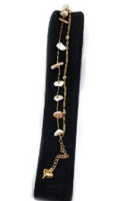 دستبند دولاین سنگ صدفی شکسته بازنجیر خلخال مشخصات : زنجیر سنگ صدفی سنگی 15 سانت زنجیر خلخال 15/2 سانت زنجیر سایز 4 سانت آویز قلب انتهای دستبند + قفل + حلقه اتصال دستبند کاملا استیل آبکاری طلایی رنگ ثابت بدون حساسیت کانال محصولات و کدرهگیری واتساپ https://whatsapp.com/channel/0029Vb6G4LDA89MaeB17xp18 کانال محصولات جدید پیام رسان ایتا https://eitaa.com/kharraziaramis شماره واتساپ و پاسخگویی ( ساعات کاری  9 تا 14 ) 09100772050 دستبند دو لاین استیل دستبند دوتایی استیل دستبند دخترانه دولاین دستبند زنانه دولاین دستبند استیل دستبند استیل ونکلیف دستبند ون کلیف دستبند دخترانه ونکلیف دستبند زنانه ونکلیف دولاین خرازی آرامیس