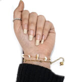 دستبند دولاین سنگ صدفی شکسته بازنجیر خلخال مشخصات : زنجیر سنگ صدفی سنگی 15 سانت زنجیر خلخال 15/2 سانت زنجیر سایز 4 سانت آویز قلب انتهای دستبند + قفل + حلقه اتصال دستبند کاملا استیل آبکاری طلایی رنگ ثابت بدون حساسیت کانال محصولات و کدرهگیری واتساپ https://whatsapp.com/channel/0029Vb6G4LDA89MaeB17xp18 کانال محصولات جدید پیام رسان ایتا https://eitaa.com/kharraziaramis شماره واتساپ و پاسخگویی ( ساعات کاری  9 تا 14 ) 09100772050 دستبند دو لاین استیل دستبند دوتایی استیل دستبند دخترانه دولاین دستبند زنانه دولاین دستبند استیل دستبند استیل ونکلیف دستبند ون کلیف دستبند دخترانه ونکلیف دستبند زنانه ونکلیف دولاین خرازی آرامیس