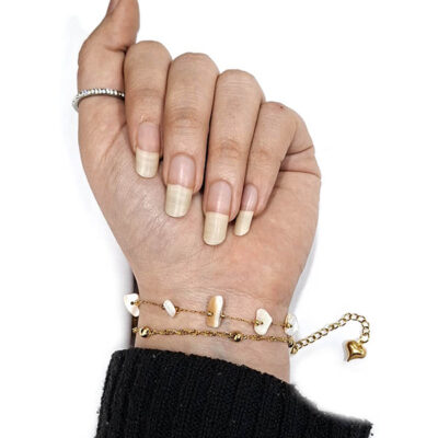 دستبند دولاین سنگ صدفی شکسته بازنجیر خلخال مشخصات : زنجیر سنگ صدفی سنگی 15 سانت زنجیر خلخال 15/2 سانت زنجیر سایز 4 سانت آویز قلب انتهای دستبند + قفل + حلقه اتصال دستبند کاملا استیل آبکاری طلایی رنگ ثابت بدون حساسیت کانال محصولات و کدرهگیری واتساپ https://whatsapp.com/channel/0029Vb6G4LDA89MaeB17xp18 کانال محصولات جدید پیام رسان ایتا https://eitaa.com/kharraziaramis شماره واتساپ و پاسخگویی ( ساعات کاری  9 تا 14 ) 09100772050 دستبند دو لاین استیل دستبند دوتایی استیل دستبند دخترانه دولاین دستبند زنانه دولاین دستبند استیل دستبند استیل ونکلیف دستبند ون کلیف دستبند دخترانه ونکلیف دستبند زنانه ونکلیف دولاین خرازی آرامیس