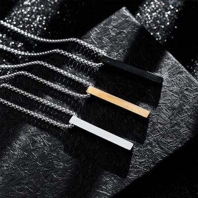 گردنبند مکعب عشق بازنجیر ویتالی نقره ای توجه : برای حک لطفا متن دلخواه خود را بعد از ثبت سفارش با فروشگاه هماهنگ کنید. 09100772050 ساعت پاسخگویی 10 الی 13 و 17 الی 21 هزینه حک بعد از هماهنگی متن یا تصویر برآورد و اعلام میشود مشصات محصول : ابعاد محصول :  تقریبا 4  سانت رنگبندی : طلایی . نقره ای . مشکی زنجیر : مدل ویتالی  طول : 55 سانت جنس رنجیر استیل رنگ ثابت کانال محصولات و کدرهگیری واتساپ https://whatsapp.com/channel/0029Vb6G4LDA89MaeB17xp18 کانال محصولات جدید پیام رسان ایتا https://eitaa.com/kharraziaramis مشاهده کدرهگیری پیام رسان ایتا https://eitaa.com/postkharraziaramis پیج اینستاگرام https://instagram.com/kharraziaramis شماره واتساپ و پاسخگویی ( ساعات کاری  9 تا 14 ) 09100772050 گردنبند مکعب عشق گردنبندمکعب عشق گردنبند شمش گردنبند مدل مکعب عشق گردنبند استیل مکعب عشق گردنبند طلایی مکعب عشق گردنبند نقره ای مکعب عشق گردنبند مشکی مکعب عشق گردنبند رنگ ثابت مکعب عشق خرازی آرامیس خرازی قم خرازی زیورآلات گردنبند مکعب عشق دستیند بنگل پیچ دستبند و گردنبند بنگل پیچ ست دستبند و گردنبند مکعب پیچ ست دستبند و گردنبند خرازی ارامیس 