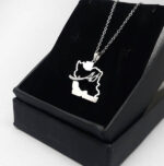 گردنبند استیل ایران نقره ای کد204 مشخصات محصول : زنجیر : جنس استیل سایز : 0/4  رنگ طلایی ( رنگ ثابت بدون حساسیت ) قفل و حلقه ها استیل رنگ ثابت طلایی طول زنجیر 45 سانت  جنس استیل رنگ ثابت بدون حساسیت ساخت ایران قد محصول قاب : 1/8 * 3 سانت جنس استیل رنگ ثابت رنگ ثابت بدون حساسیت خراری آنلاین آرامیس قم  کانال ایتا ( https://eitaa.com/kharraziaramis )برای عضویت و مشاهده محصولات و رهگیری کد مرسوله های ارسالی پلاک ایران گردنبند ایران پلاک ست ایران پلاک استیل ایران گردنبندایران گردنبند استیل ایران گردنبند ست استیل ایران ایران ایران گردنبند ایران گردنبند ایران گردنبند کشور ایران گردنبند استیل ایران گردنبند مردانه ایران گردنبند زنانه ایران گردنبندایران گردنبند رنگ ثابت ایران 