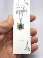 گردنبند به صد زبان دوستت دارم خورشید کد330 مشخصات محصول : ابعاد کامل محصول : 1/4 * 2/3 باحلقه گردنبندی زنجیر استیل رنگ ثابت بدون حساسیت سایز 45 سانت با زنجیر تنظیم با نگین به صد زبان دوستت دارم کانال محصولات جدید پیام رسان ایتا https://eitaa.com/kharraziaramis کانال محصولات جدید پیام رسان روبیکا https://Rubika.ir/kharraziaramis مشاهده کدرهگیری پیام رسان ایتا https://eitaa.com/postkharraziaramis مشاهده کدرهگیری پیام رسان روبیکا https://Rubika.ir/postkharraziaramis کانال واتساپ https://whatsapp.com/channel/0029Vb6G4LDA89MaeB17xp18 پیج اینستاگرام https://instagram.com/kharraziaramis شماره واتساپ و پاسخگویی ( ساعات کاری 9 تا 13 – 17 تا 21 ) 09100772050 گردنبند صدزبان گردنبند صد زبان دوست دارم گردنبند به صدزبان دوستت دارم گردنبند استیل به صد زبان گردنبند رنگ ثابت به صد زبان I love you in a hundred languages CustoMyLove™ I Love you in 100 Languages Necklace Images may be