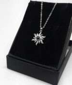 گردنبند به صد زبان دوستت دارم خورشید کد330 مشخصات محصول : ابعاد کامل محصول : 1/4 * 2/3 باحلقه گردنبندی زنجیر استیل رنگ ثابت بدون حساسیت سایز 45 سانت با زنجیر تنظیم با نگین به صد زبان دوستت دارم کانال محصولات جدید پیام رسان ایتا https://eitaa.com/kharraziaramis کانال محصولات جدید پیام رسان روبیکا https://Rubika.ir/kharraziaramis مشاهده کدرهگیری پیام رسان ایتا https://eitaa.com/postkharraziaramis مشاهده کدرهگیری پیام رسان روبیکا https://Rubika.ir/postkharraziaramis کانال واتساپ https://whatsapp.com/channel/0029Vb6G4LDA89MaeB17xp18 پیج اینستاگرام https://instagram.com/kharraziaramis شماره واتساپ و پاسخگویی ( ساعات کاری 9 تا 13 – 17 تا 21 ) 09100772050 گردنبند صدزبان گردنبند صد زبان دوست دارم گردنبند به صدزبان دوستت دارم گردنبند استیل به صد زبان گردنبند رنگ ثابت به صد زبان I love you in a hundred languages CustoMyLove™ I Love you in 100 Languages Necklace Images may be