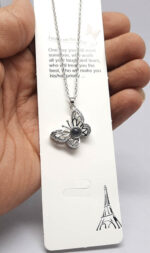 گردنبند به صد زبان دوستت دارم پروانه کد328 مشخصات محصول : ابعاد کامل محصول :  باحلقه گردنبندی زنجیر استیل رنگ ثابت بدون حساسیت سایز 45 سانت با زنجیر تنظیم با نگین به صد زبان دوستت دارم کانال محصولات جدید پیام رسان ایتا https://eitaa.com/kharraziaramis مشاهده کدرهگیری پیام رسان ایتا https://eitaa.com/postkharraziaramis کانال واتساپ https://whatsapp.com/channel/0029Vb6G4LDA89MaeB17xp18 شماره واتساپ و پاسخگویی ( ساعات کاری 9 تا 13 – 17 تا 21 ) 09100772050 گردنبند صدزبان گردنبند صد زبان دوست دارم گردنبند به صدزبان دوستت دارم گردنبند استیل به صد زبان گردنبند رنگ ثابت به صد زبان I love you in a hundred languages CustoMyLove™ I Love you in 100 Languages Necklace Images may be