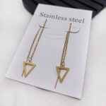 گوشواره بخیه ای استیل مثلثی طلایی