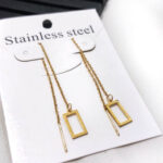 گوشواره بخیه ای استیل مستطیل مشخصات : طول زنجیر : 6 سانت طول پلاک : یک سانت رنگ طلایی و نقره ای جنس استیل رنگ ثابت کانال محصولات جدید پیام رسان ایتا https://eitaa.com/kharraziaramis مشاهده کدرهگیری پیام رسان ایتا https://eitaa.com/postkharraziaramis کانال واتساپ https://whatsapp.com/channel/0029Vb6G4LDA89MaeB17xp18 پیج اینستاگرام https://instagram.com/kharraziaramis شماره واتساپ و پاسخگویی ( ساعات کاری 9 تا 13 – 17 تا 21 ) 09100772050 خرازی ارامیس خرازی قم خرازی زیورالات خرازی بازار تهران خرازی بازار بزرگ خرازی مروی خرازی مشهد خرازی شیراز خرازی اصفهان گوشواره بخیه ی گوشواره گوشواره استیل بخیه ماه  گوشواره دخترانه بخیه ای مستطیل گوشواره زنجیری مستطیل بخیه ای مستطیل گوشواره رنگ ثابت بخیه ای مستطیل گوشواره بخیه ای مستطیل گوشواره مستطیل گوشواره مستطیل بخیه ای مستطیل گوشواره دخترانه بخیه ای مستطیل گوشواره زنجیری بخیه ای مستطیل گوشواره رنگ ثابت بخیه ای ماه 