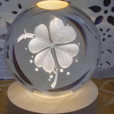 گوی شب خواب گوی کریستالی شبدر سایز8 مشخصات محصول : سایز 6 دارای نور با طیف 7 رنگ و تک چراغ LED سایز 8 داری نور با طیف تک رنگ خورشیدی و 5 چراغ LED گوی چراغ دار اکثر محصولات دارای کلید خاموش و روشن کن می باشد. با سری USB قابل نصب بر روی تمام شارژ گوشی رادیو ضیط و تلوزیون سایز : قطر 8 و قطر 6 سانت ورن : سایز 8  : 750 گرم ورن : سایز 6  : 350 گرم مناسب برای : شب خواب و دکوراسیون جنس : گوی شیشه و پایه چوبی  کانال ایتا ( https://eitaa.com/kharraziaramis )برای عضویت و مشاهده محصولات و رهگیری کد مرسوله های ارسالی خراری آنلاین آرامیس قم  گوی شب خواب گوی شیشه گوی فضانورد گوی شب خواب فضانورد گوی شب خواب سیاره  گوی شب خواب کریستالی گوی چراغ دار فضانورد شب خواب گوی چراغ دار کریستالی گوی گوی فضانورد گوی شب خواب فضانورد گوی کریستالی فضانورد گوی شب خواب گریستالی فضانورد خرازی قم خرازی تهران خرازی ارامیس خرازی بازار